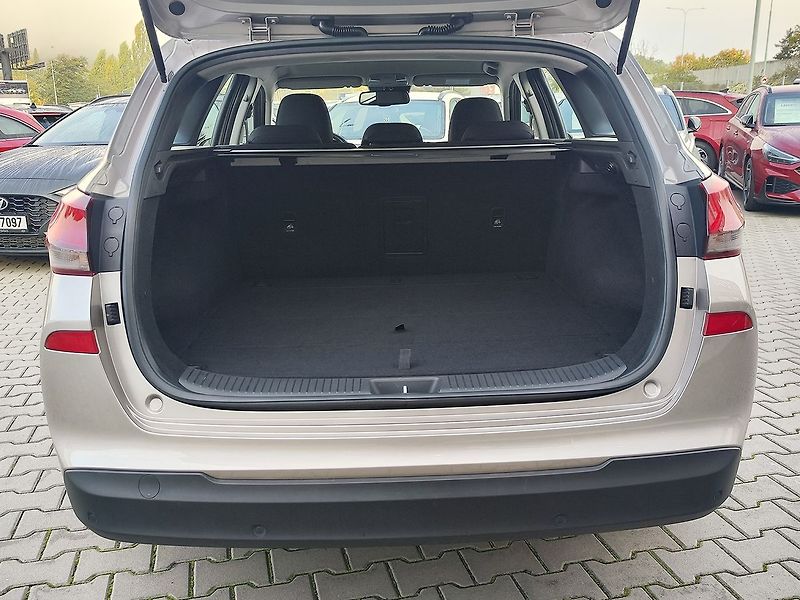 Hyundai i30 1.4 T-GDI/103kW Style DCT - fotka 9 z 33