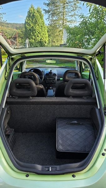 Volkswagen New Beetle (1999) - fotka 7 z 10