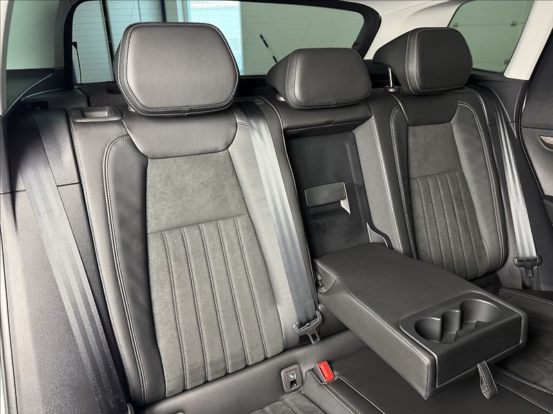 Škoda Karoq 2,0 TDi  DSG 4x4 Style Virtual - fotka 15 z 44