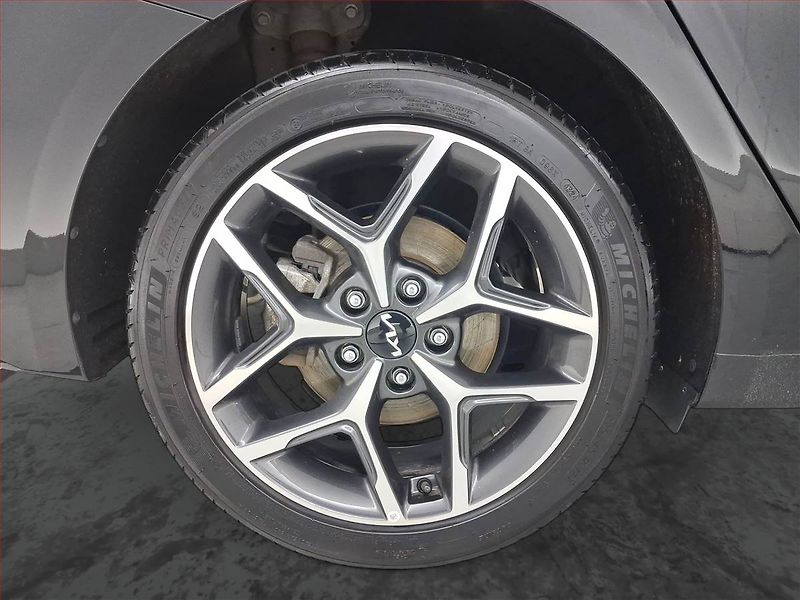 Kia Ceed (2025) 1.5 T-GDI - fotka 15 z 16