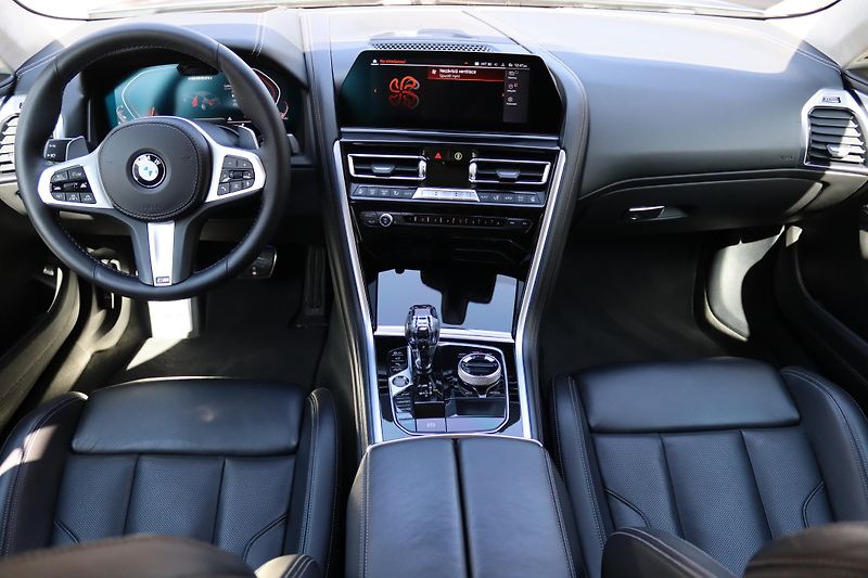 BMW Řada 8 M850i XDRIVE GRAN COUPE G16  - fotka 38 z 50