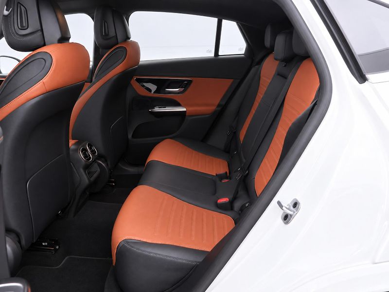 Mercedes-Benz GLC 2,0 150 kW 4Matic CZ DPH - fotka 14 z 29