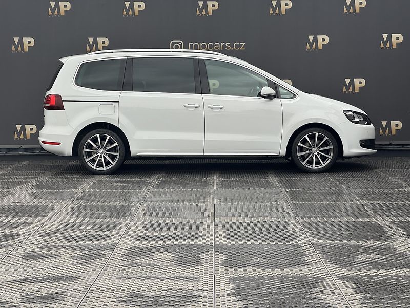 Volkswagen Sharan (2017) 2.0TDi 110kW 4M Highline 7míst - fotka 4 z 52
