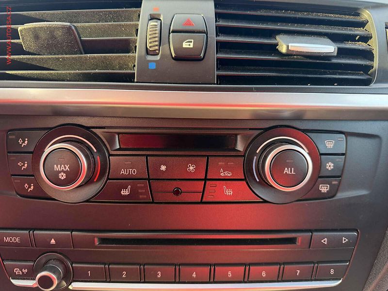 BMW X3 (2011) 2.0d xDrive 20d, Automat - fotka 14 z 19