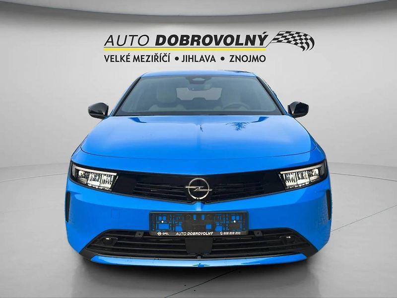 Opel Astra Edition HB 1.2 TURBO (96kW/130 - fotka 12 z 26