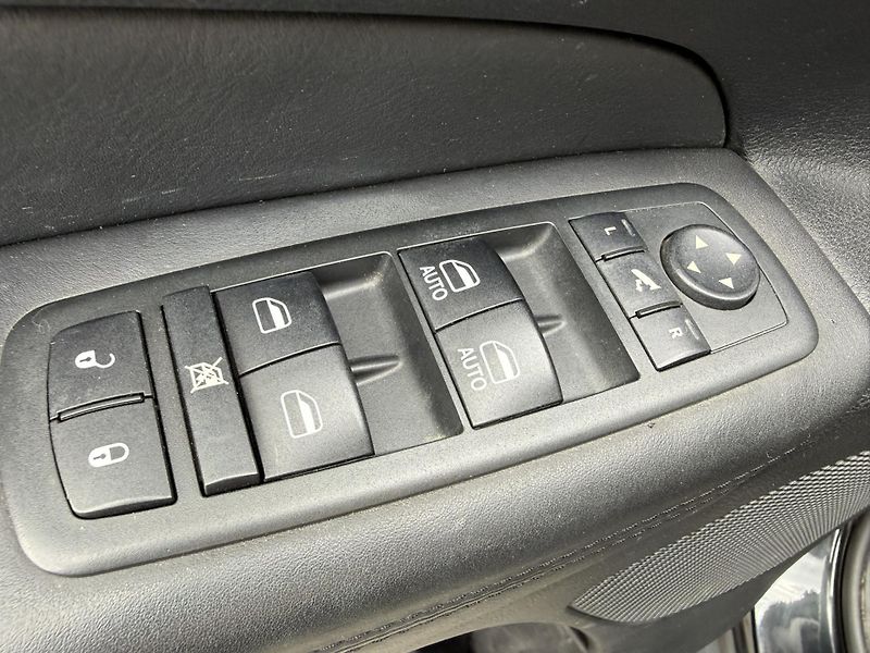Jeep Grand Cherokee 3.0CRDi OVERLAND! GAR. KM!! - fotka 19 z 19