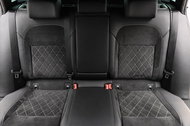Škoda Superb 1,4 TSI 115kW iV DSG Sportline - fotka 29 z 32