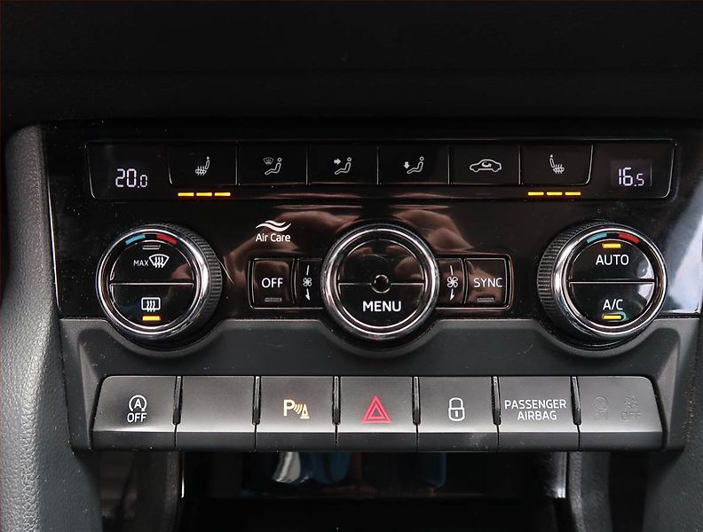 Škoda Karoq (2020) Ambition 1.0 TSI, Serv.kniha - fotka 17 z 20