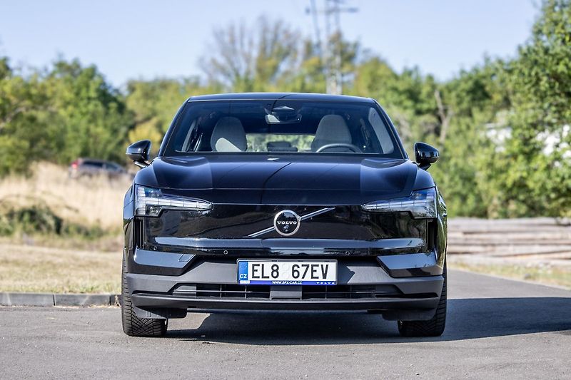 Volvo EX30 - fotka 2 z 18