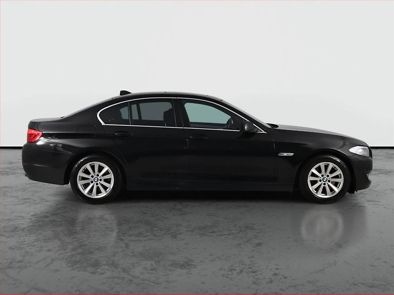 BMW Řada 5 (2013) 530d, Automat, Navi, Xenony - fotka 6 z 24