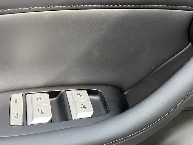 MG MGS5 EV (2026) S5 EV Emotion 49kWh - fotka 17 z 21