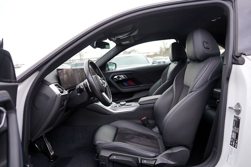 BMW Řada 2 M240i xDrive 3.0i/AT/380 PS - fotka 19 z 46