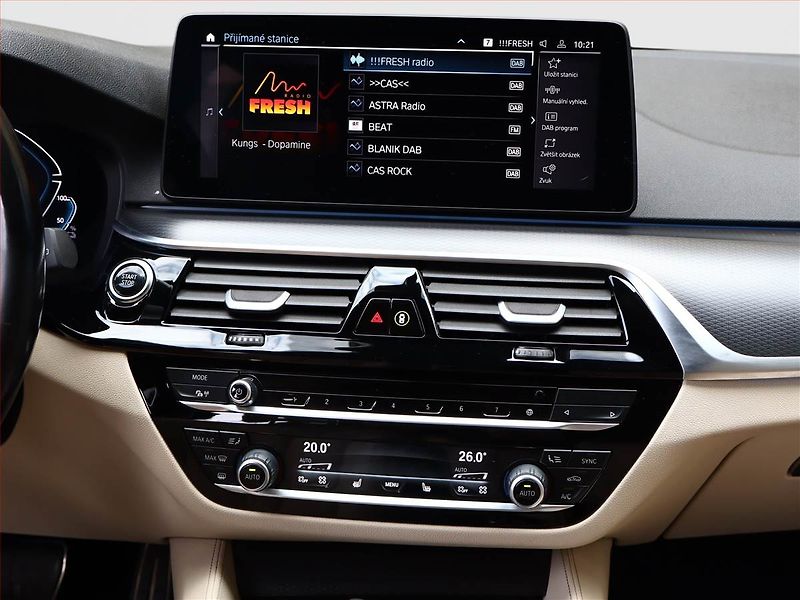 BMW Řada 5 (2022) M Sport 530e - fotka 10 z 28