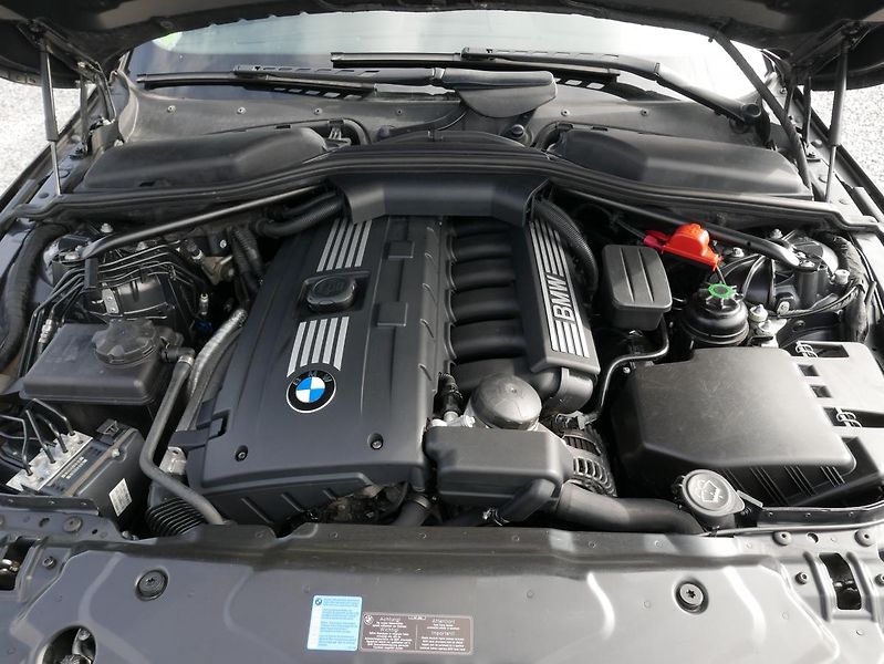 BMW Řada 5 530Xi 200kW Automat REZERVACE - fotka 5 z 41
