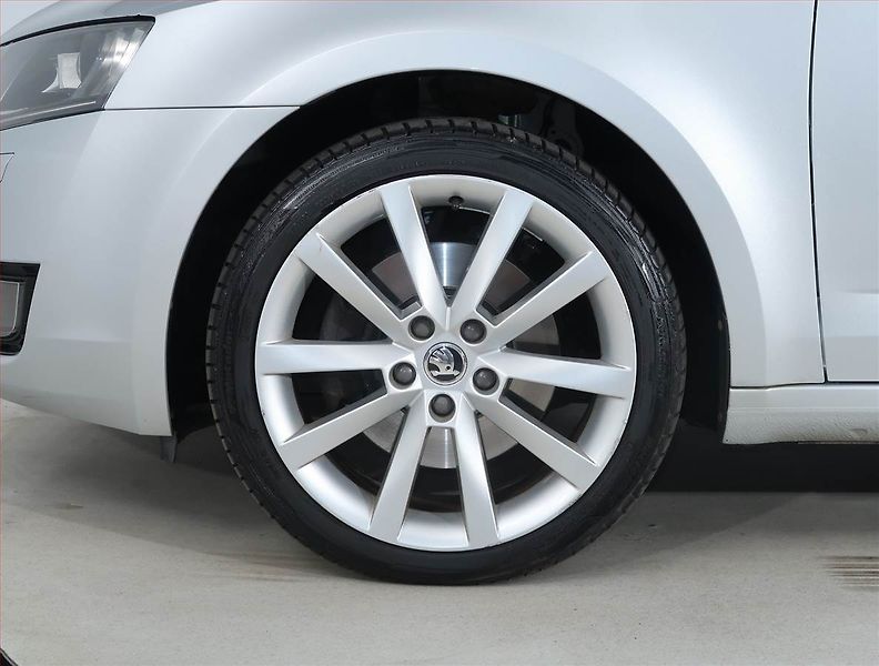 Škoda Octavia (2015) 2.0 TDI, 4X4, Automat - fotka 15 z 25