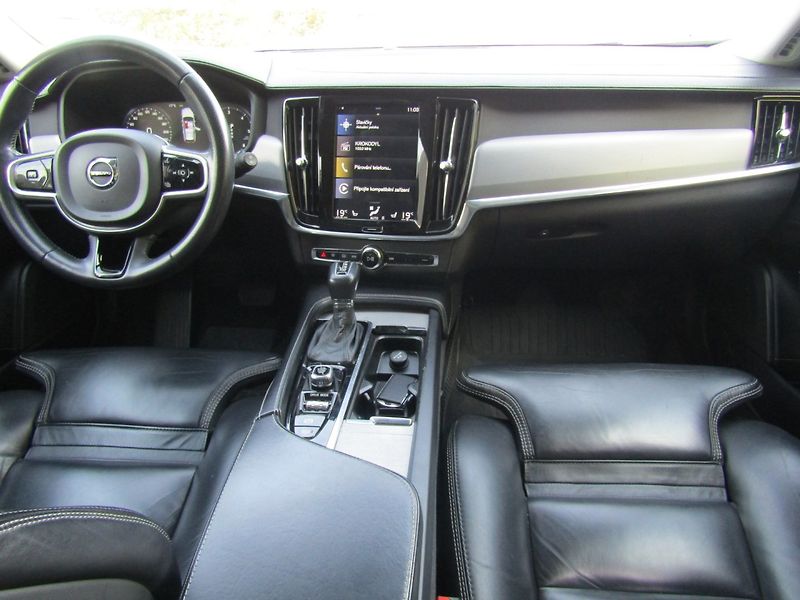 Volvo V90 (2018) D5 AWD POLESTAR 173kW - fotka 15 z 43