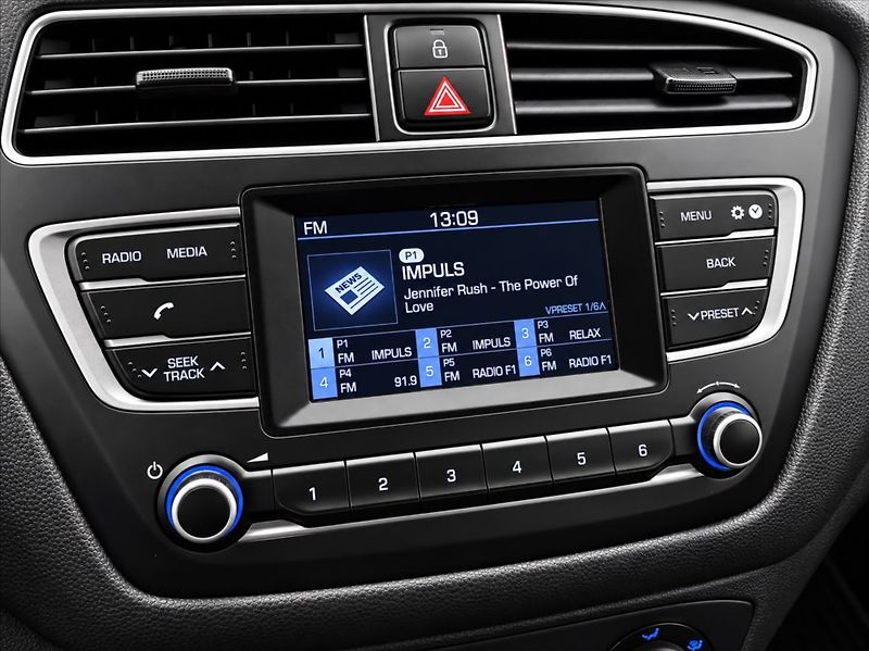 Hyundai i20 1,3 1.MAJ,CZ, NOVÁ SPOJKA/ - fotka 12 z 13