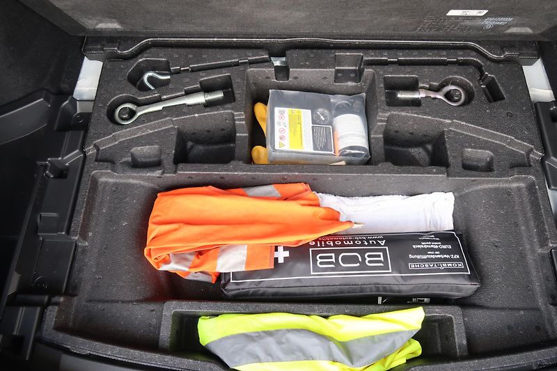 Mazda 6 WGN 2,0 G165 360°kam., serv. - fotka 17 z 32
