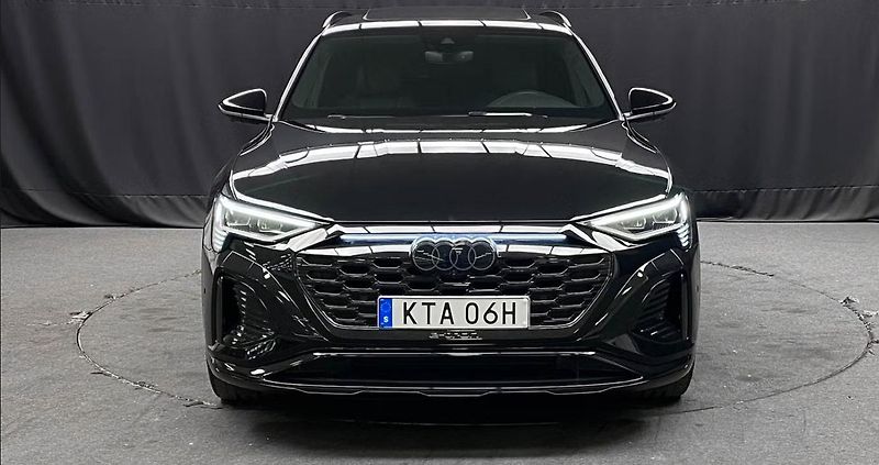 Audi Q8 e-tron 55 Q S-Line 360k Pano Tažné - fotka 2 z 23