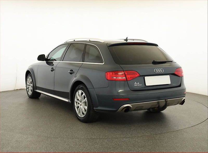 Audi A4 Allroad (2010) 2.0 TFSI, 4X4, Automat, Navi - fotka 4 z 17