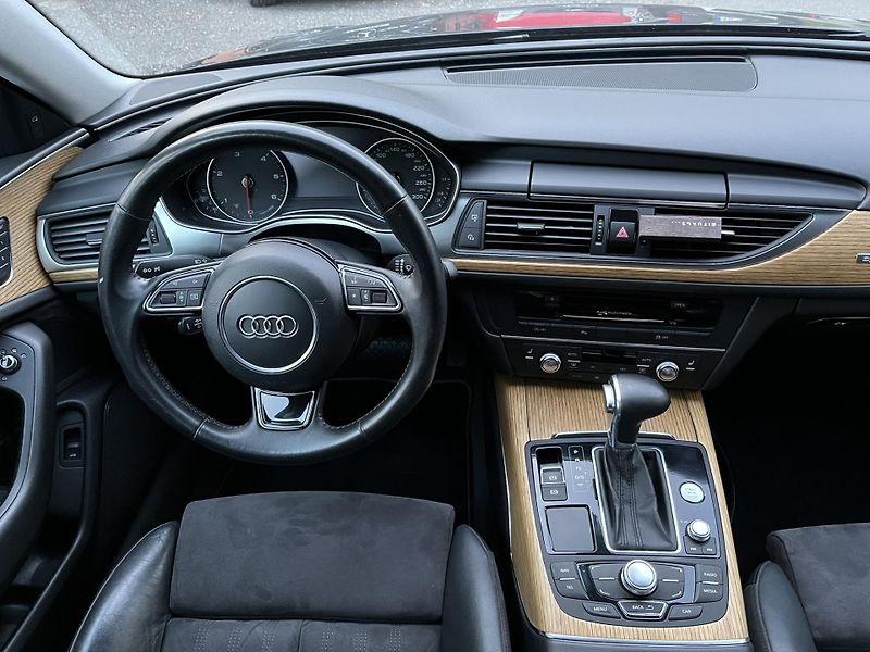 Audi A6 (2013) 3.0 TDI QUATTRO - fotka 22 z 38