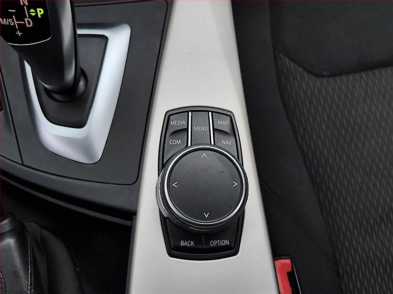 BMW Řada 3 (2019) 320d xDrive GT, 4X4, Automat - fotka 15 z 17