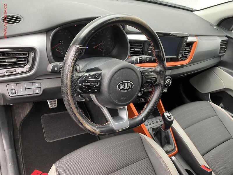 Kia Stonic (2019) 1.0 T-GDi, Navi, kamera, kůže - fotka 12 z 15
