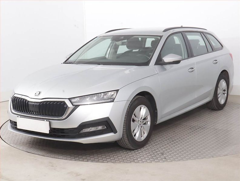 Škoda Octavia (2023) Ambition 2.0 TDI - fotka 2 z 15