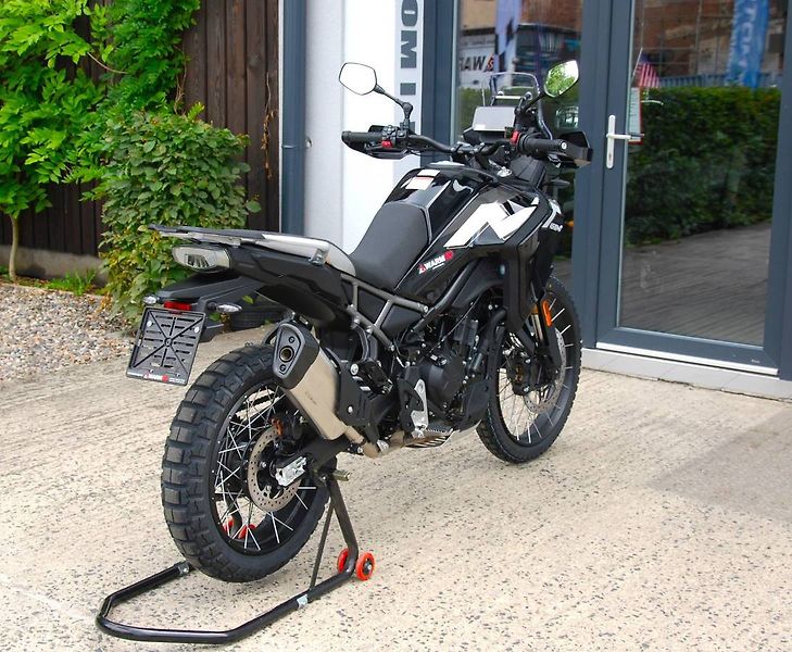 CFMOTO 450 MT-R (2026) 450MT-R V2 BLACK - fotka 12 z 25
