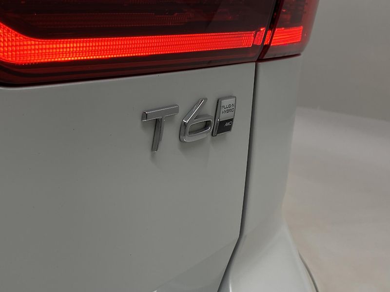 Volvo XC60 T6 AWD RECHARGE DARK PLUS CZ - fotka 39 z 67