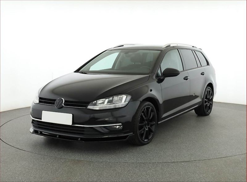 Volkswagen Golf (2017) 1.6 TDI, Serv.kniha, Navi - fotka 2 z 18