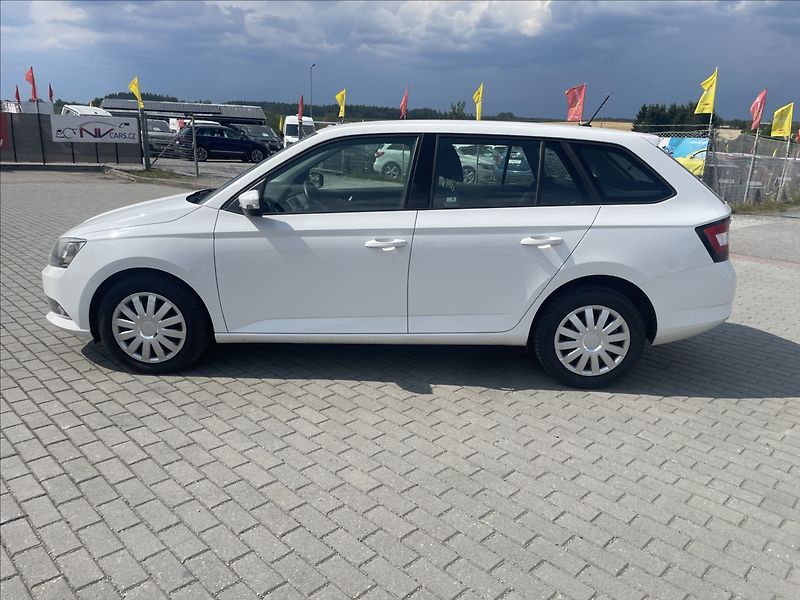 Škoda Fabia 1,4 TDi 66kw Klima FrontAssist - fotka 2 z 32