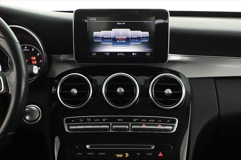 Mercedes-Benz Třídy C (2017) C 200 4MATIC, 4X4, Automat - fotka 9 z 21