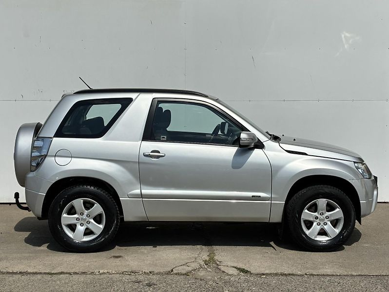 Suzuki Grand Vitara 2.4 VVT 124kW AT JLX-E Limited - fotka 3 z 19