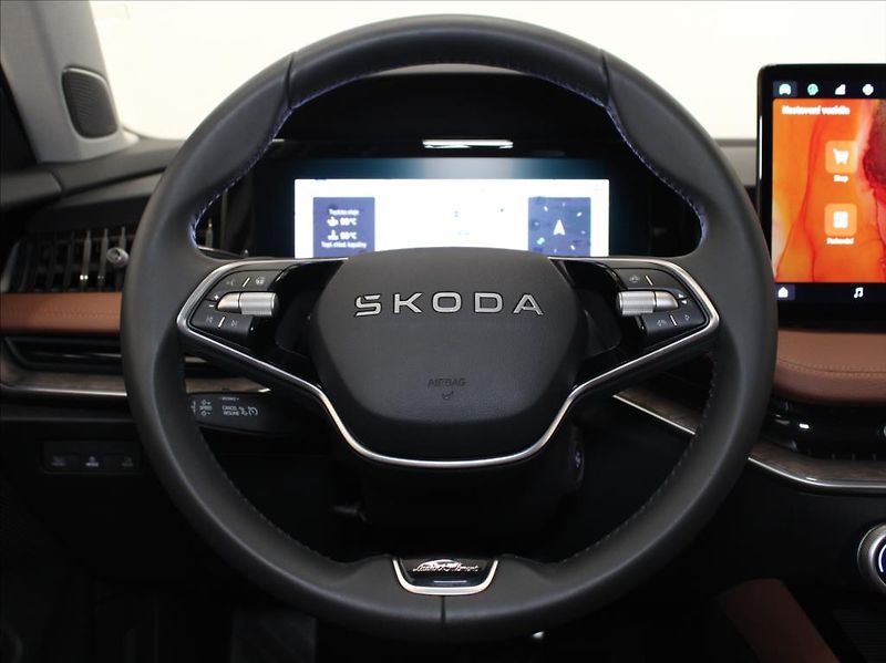 Škoda Superb 2,0 TDi 4x4 L&K Tažné Webasto - fotka 11 z 38