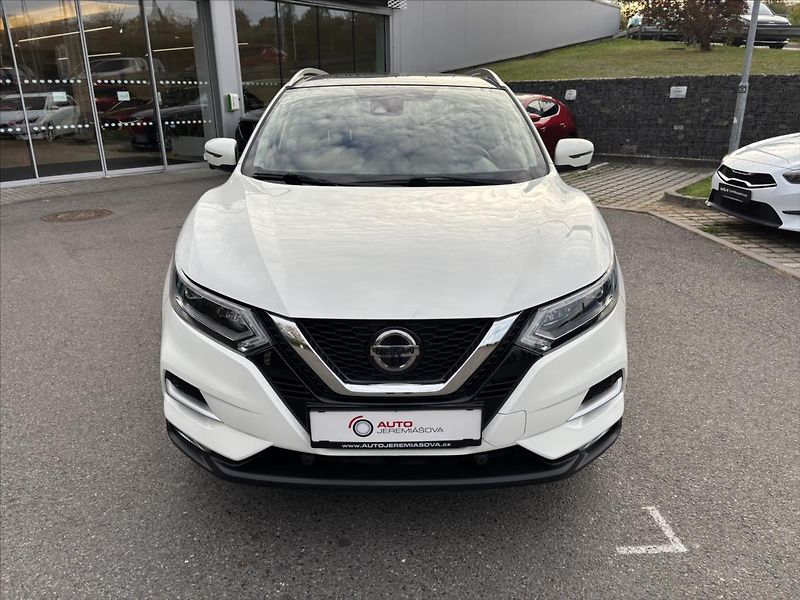 Nissan Qashqai 1,3 DIG-T Tekna PANORAMA TAŽNÉ - fotka 8 z 49