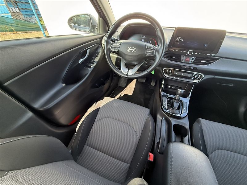 Hyundai i30 1,5 T-GDI 103kW DCT Family - fotka 13 z 24