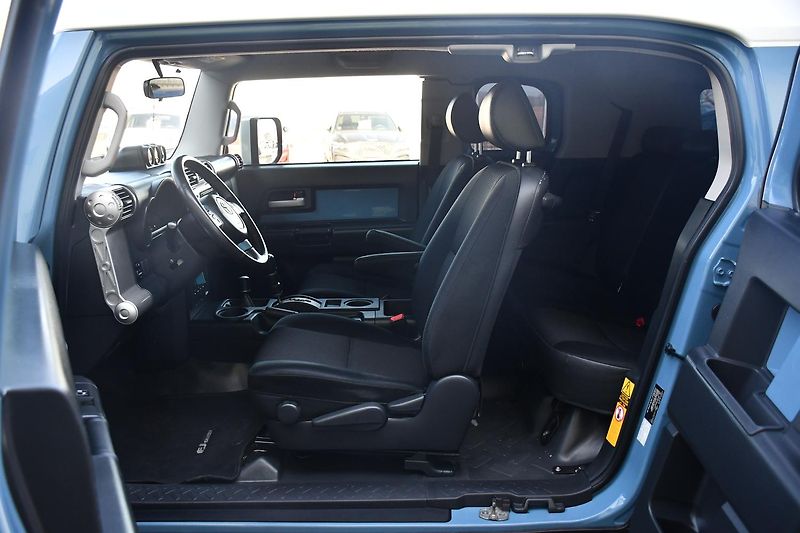 Toyota FJ Cruiser 4,0 VVT-i V6 AWD AT - fotka 17 z 50