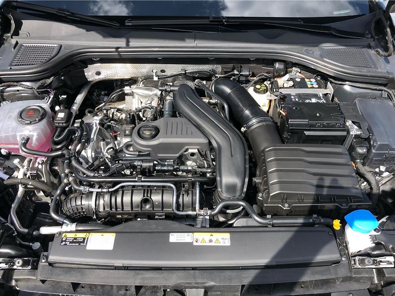 Volkswagen Golf Variant People 1,5 eTSI 7DSG m - fotka 29 z 29