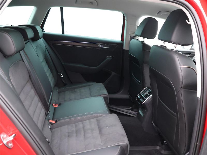 Škoda Superb 2.0 TSI 206KW 4X4 SCOUT CZ - fotka 13 z 39