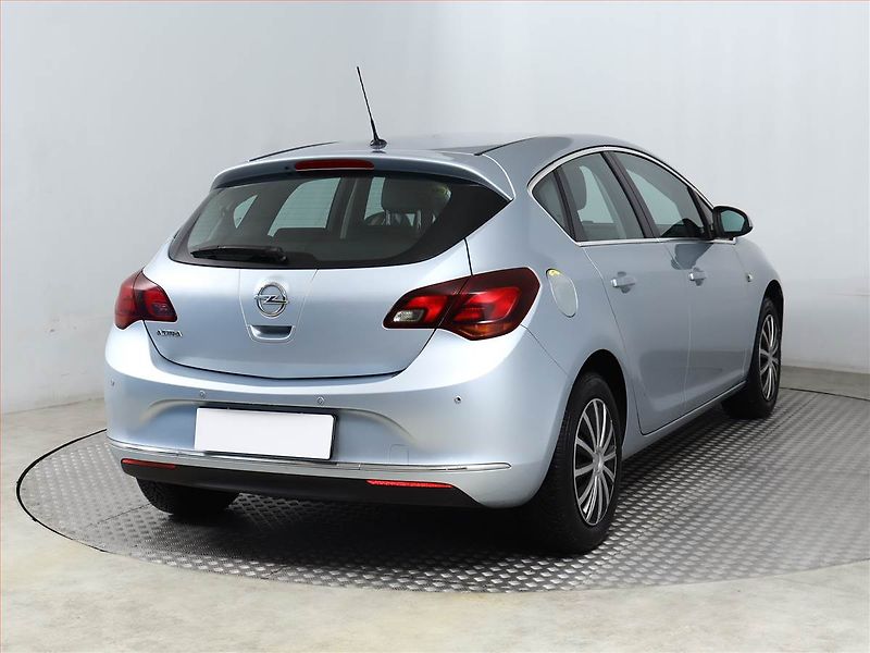 Opel Astra (2015) 1.4 T, LPG, po STK, dobrý stav - fotka 5 z 15