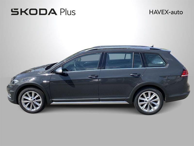 Volkswagen Golf (2020) Variant 2.0 TDI DSG 4Motion Al - fotka 29 z 31