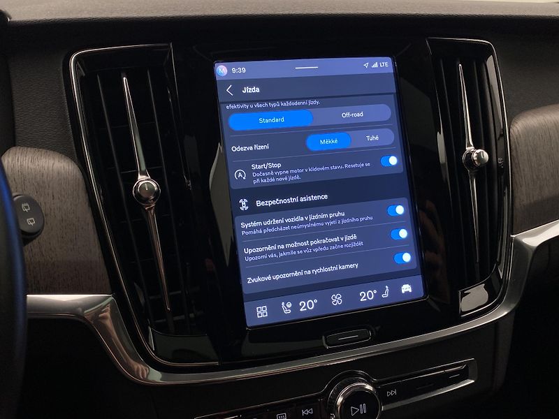 Volvo V90 CC B4 AWD PLUS AUT - fotka 46 z 56