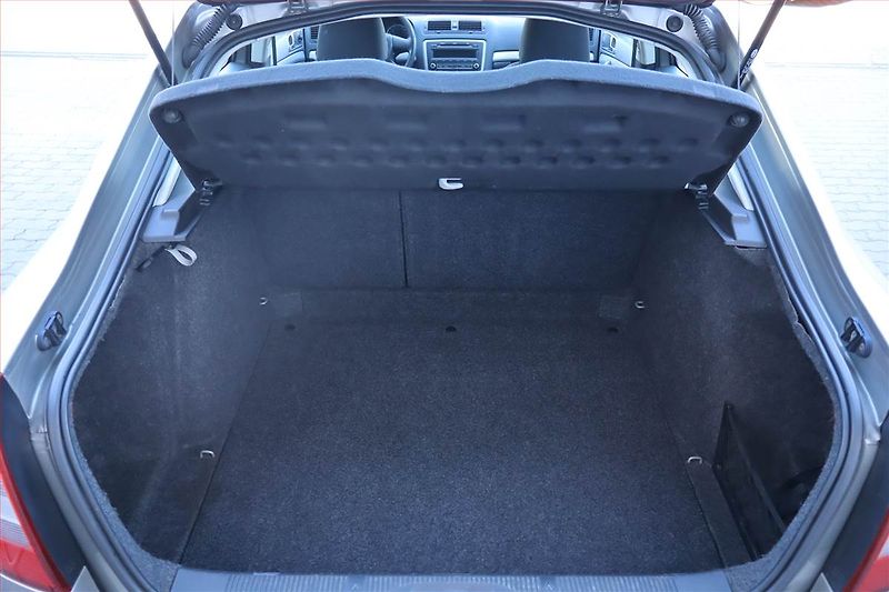 Škoda Octavia (2009) 1.9 TDI, Serv.kniha, nová STK - fotka 14 z 19
