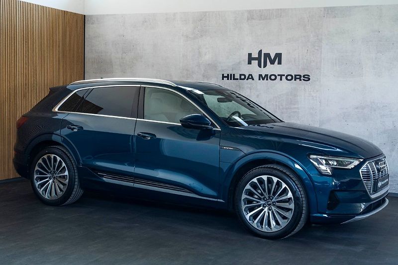 Audi e-tron 55 300kW Pano ACC 360 Tažné - fotka 4 z 42