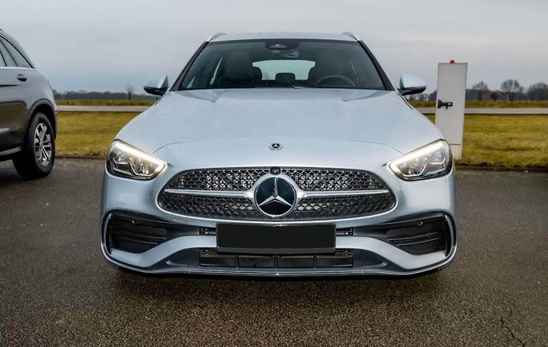 Mercedes-Benz Třídy C 220d AMG LED Distro Ambient - fotka 2 z 12