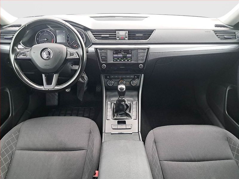 Škoda Superb (2017) 2.0 TDI, Tempomat - fotka 8 z 17