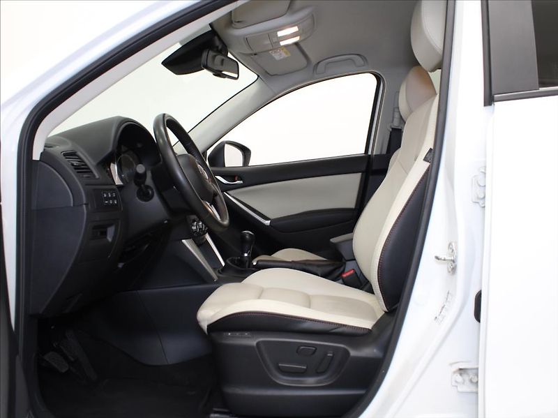 Mazda CX-5 2,2 G175 AWD Rev.TOP Bílá KŮŽE - fotka 6 z 25