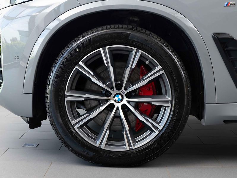 BMW X5 xDrive30d - fotka 6 z 24