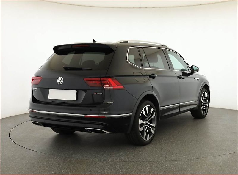 Volkswagen Tiguan Allspace (2019) R-Line 2.0 TSI - fotka 5 z 27
